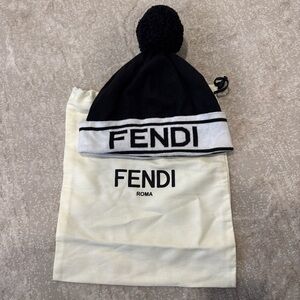 Fendi Monochrome Knit Accessory